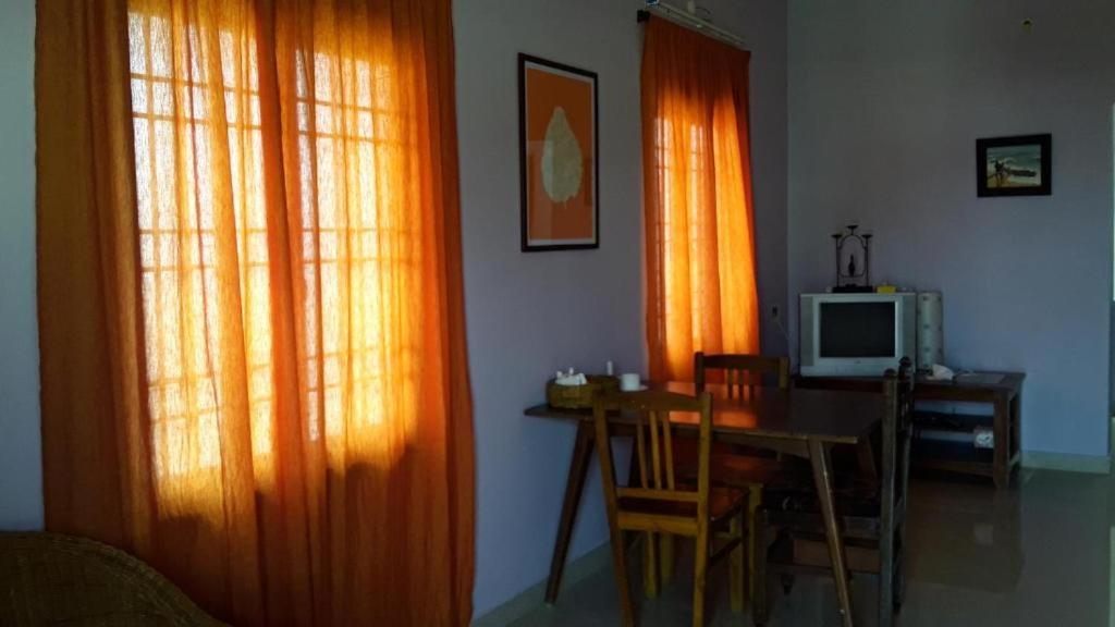 Valentine Hostel & Guest House Пондичери Екстериор снимка