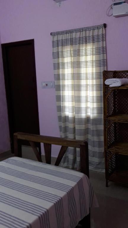 Valentine Hostel & Guest House Пондичери Екстериор снимка