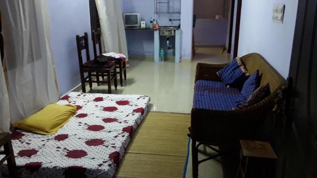 Valentine Hostel & Guest House Пондичери Екстериор снимка