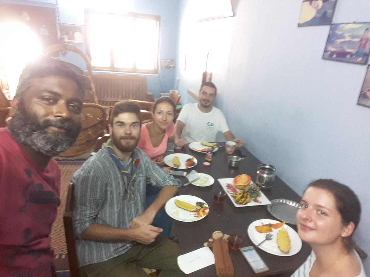 Valentine Hostel & Guest House Пондичери Екстериор снимка